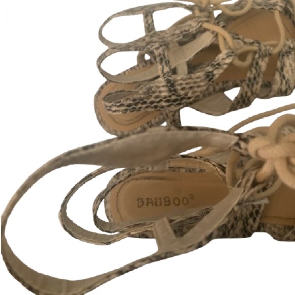 💛 Bamboo Lace Up Gladiator Sandal - Picture 3 of 9